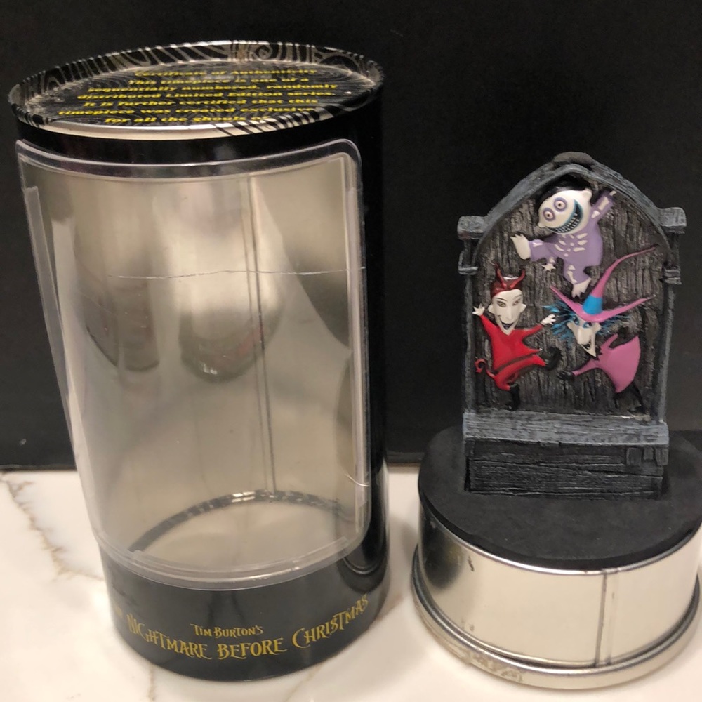 TOUCHSTONE DISNEY The Nightmare Before Christmas Collectible Figurine